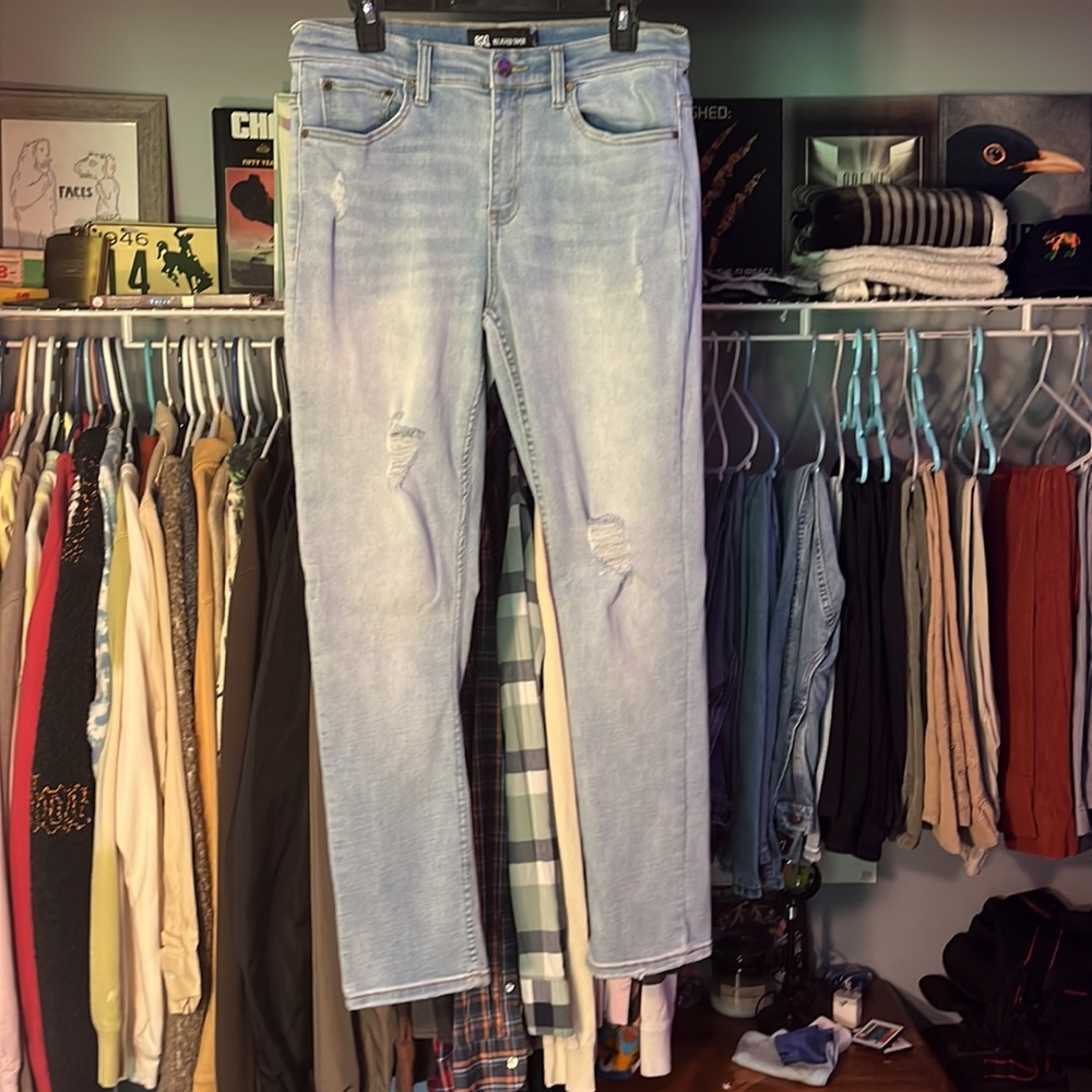 Relaxed Fit Ripped Jeans